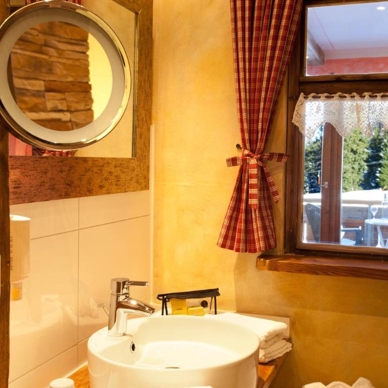 Biohotel Mattlihüs - Familienzimmer mit Bergblick - 2