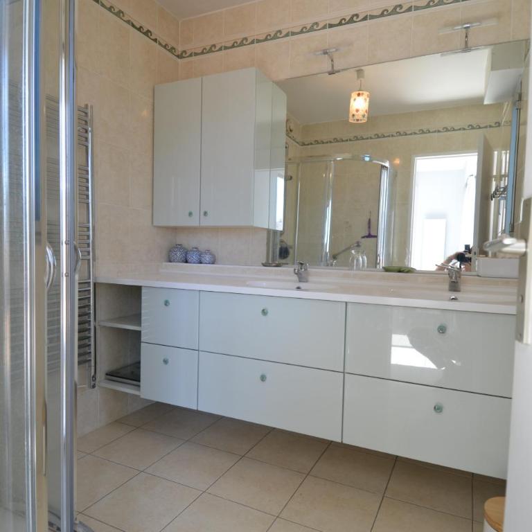 HELIANTHE - Superbe appartement avec terrasse vue mer et Château au Port de Nice - Appartement 1 Chambre - 11