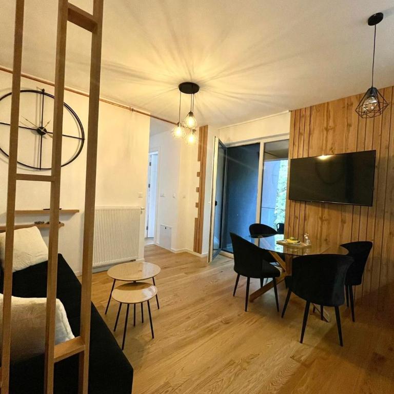 Oaza - One-Bedroom Apartment - 5