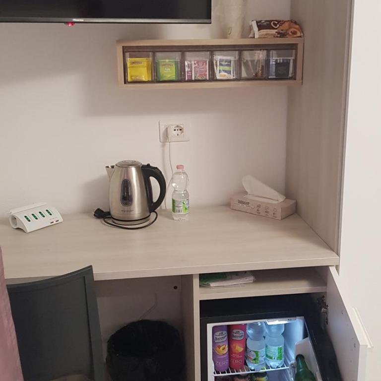 La Dea Rooms - Quadruple Room with Terrace and Private Bathroom - 11