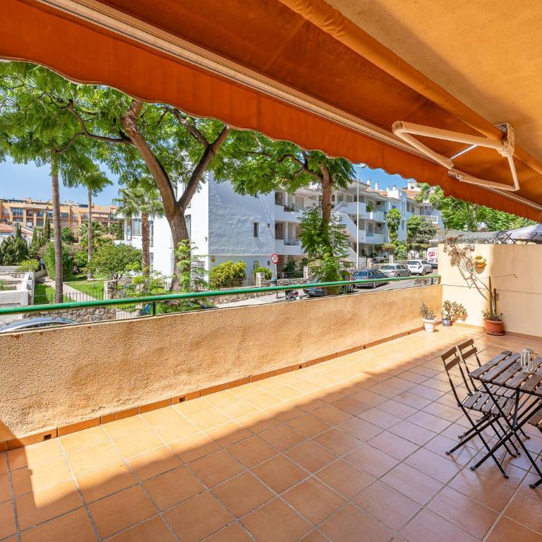 Beautiful 2 Bed Apartment Los Pacos - Two-Bedroom Apartment with Terrace - 3