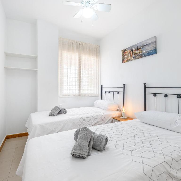 Beautiful 2 Bed Apartment Los Pacos - Two-Bedroom Apartment with Terrace - 21