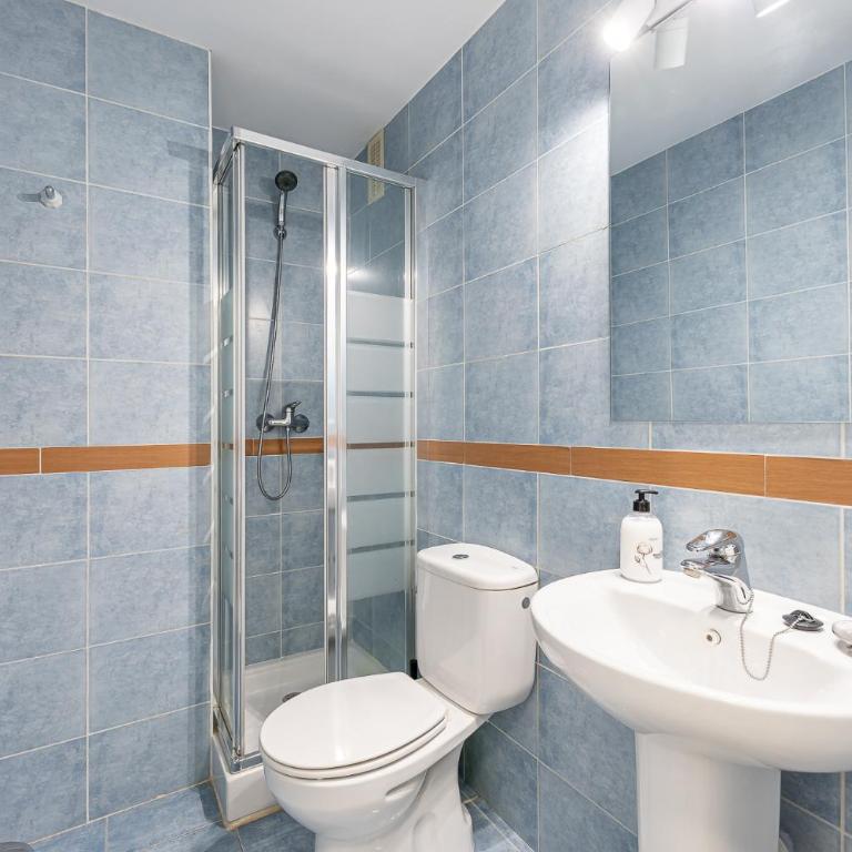 Beautiful 2 Bed Apartment Los Pacos - Two-Bedroom Apartment with Terrace - 22