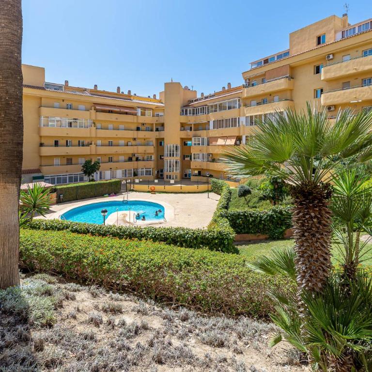 Beautiful 2 Bed Apartment Los Pacos - Two-Bedroom Apartment with Terrace - 26