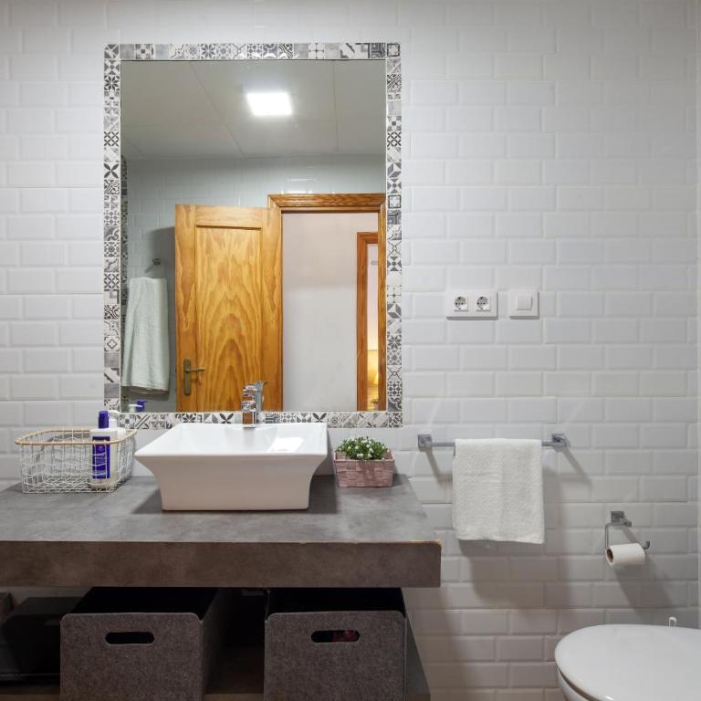 Wonderful 3 bedroom flat in the heart of Triana - Apartamento de 3 dormitorios - 32