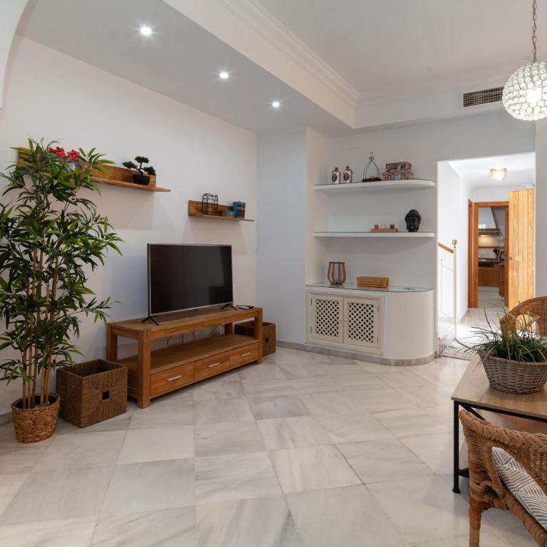 Wonderful 3 bedroom flat in the heart of Triana - Apartamento de 3 dormitorios - 2