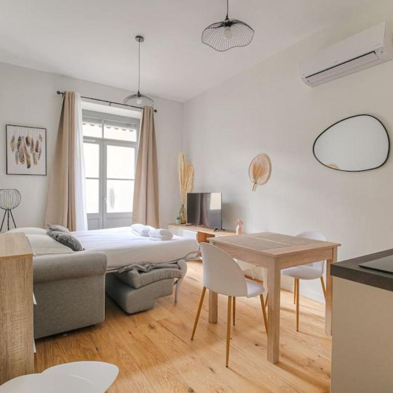Appartement T2 neuf, climatisé proche Lyon 3 - Apartment mit 1 Schlafzimmer - 2