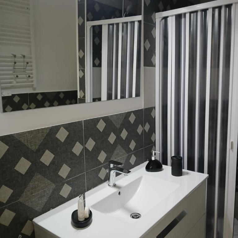 Residenza Aura - Camera Matrimoniale con Bagno Privato - 8