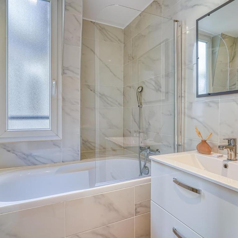Sweett - Maison Wagram - Four-Bedroom Apartment - 11