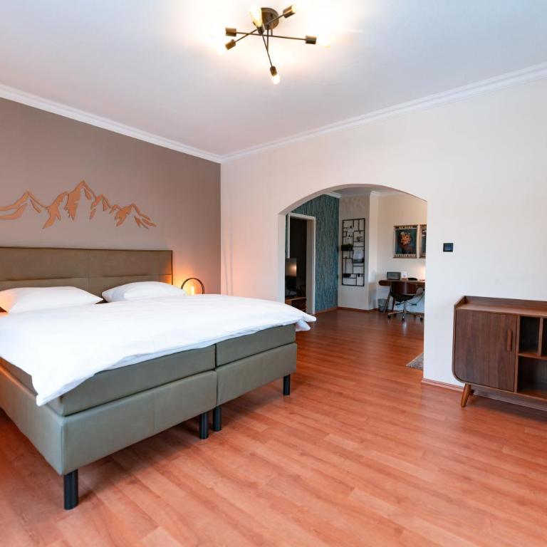 Boutique-Hotel Bayerischer Hof - Studio im Nebengebäude - 9