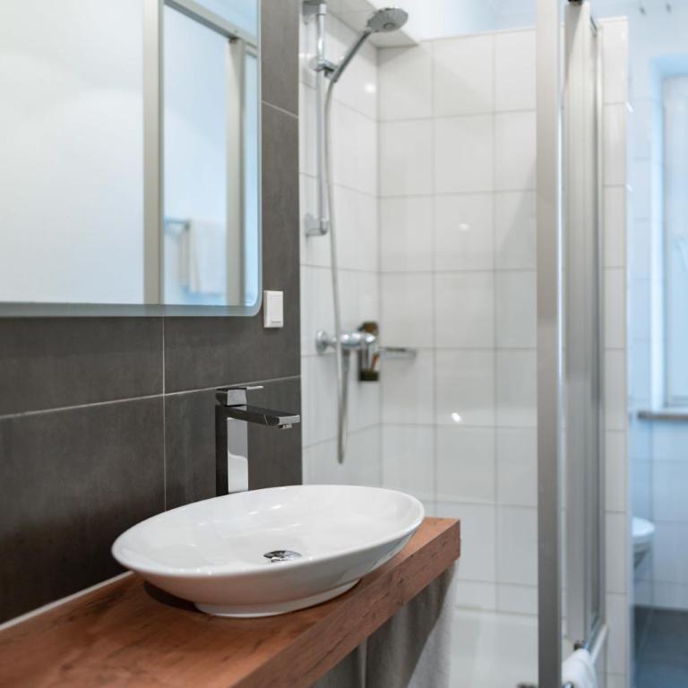 Boutique-Hotel Bayerischer Hof - Studio im Nebengebäude - 7