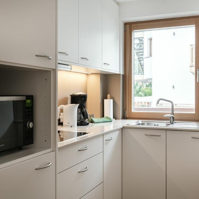 Apartments Burvel - Appartamento Deluxe con 2 Camere da Letto e Vista Giardino - 8