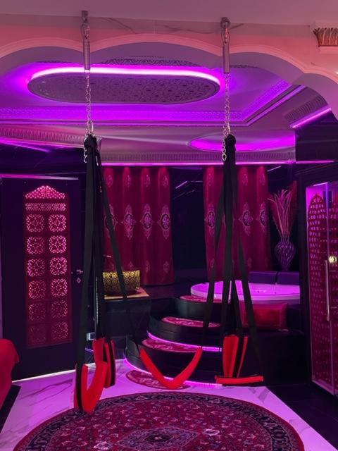 Sheherazade - Suite with Hot Tub - 3