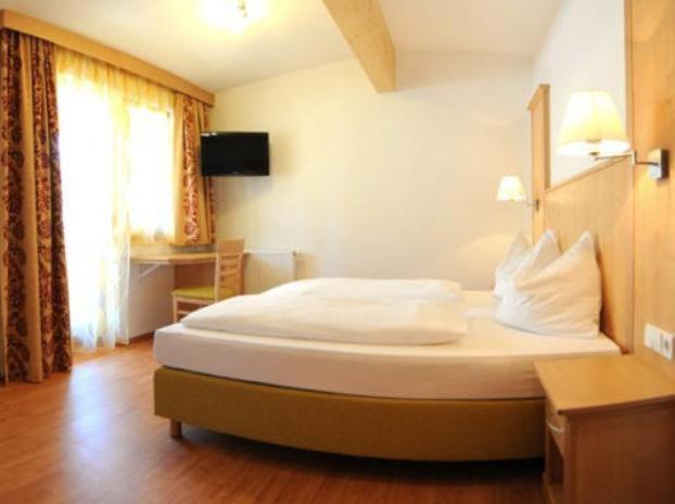 Haus Karnia Appartements & Zimmer - Doppelzimmer mit Balkon - 2