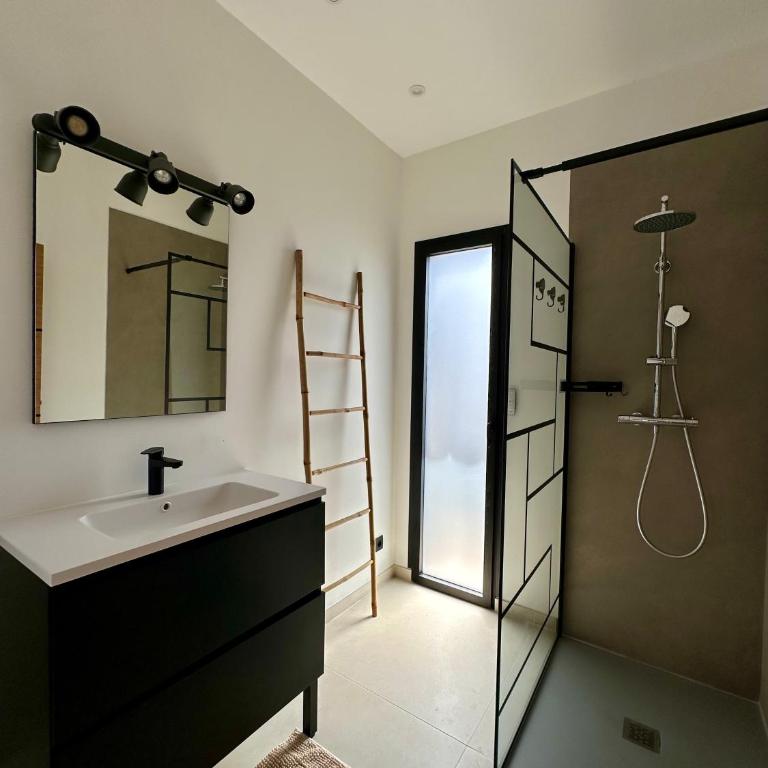 Villa cosy avec sa piscine - Villa - 20