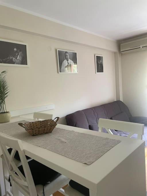 Studio - One-Bedroom Apartment - 10