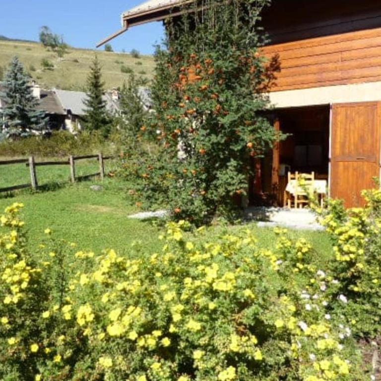 Small duplex chalet with garden - Appartement - 12