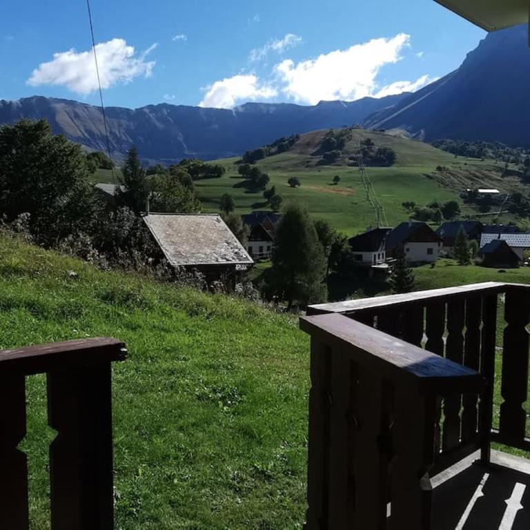 Joli F2 de 2 à 8 places, 300m centre station ski - Appartement 1 Chambre avec Balcon et Vue sur les Montagnes - 11