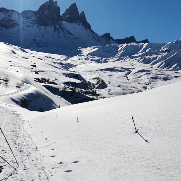 Joli F2 de 2 à 8 places, 300m centre station ski - Appartement 1 Chambre avec Balcon et Vue sur les Montagnes - 14