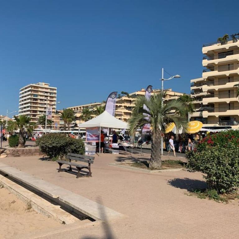 Fréjus Plage Paradis T1 cabine clim terrasse Wi-Fi - Apartment mit 1 Schlafzimmer - 1