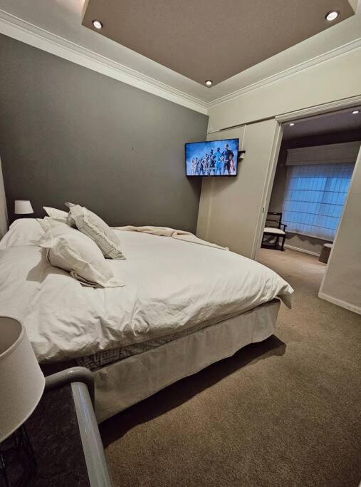 Amplia casa ubicada en el centro 6Pax - By Inside - Four-Bedroom House - 9