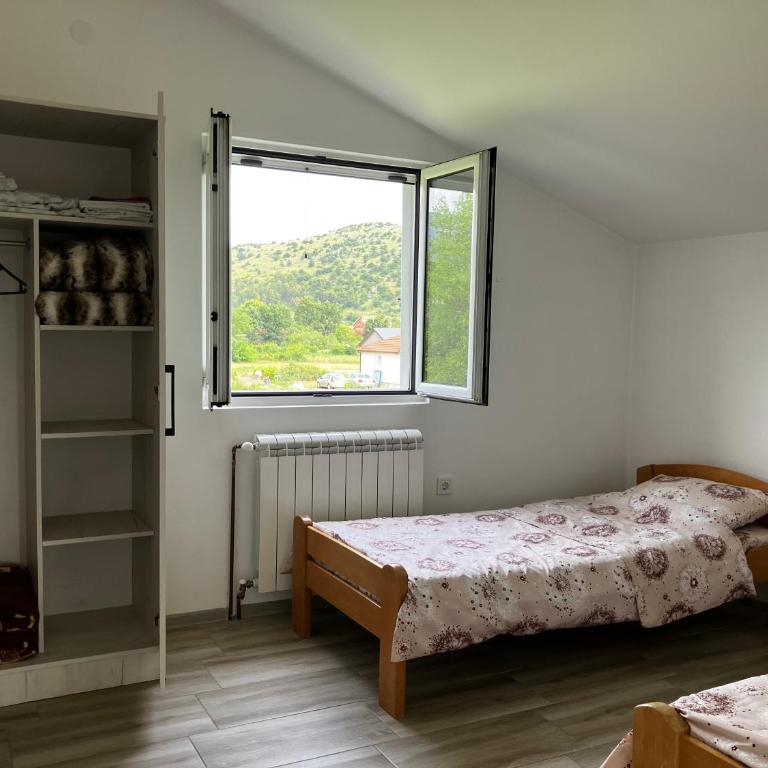 Peaceful 2BR Apt with Ultra-Fast WiFi - Two-Bedroom Apartment - 26