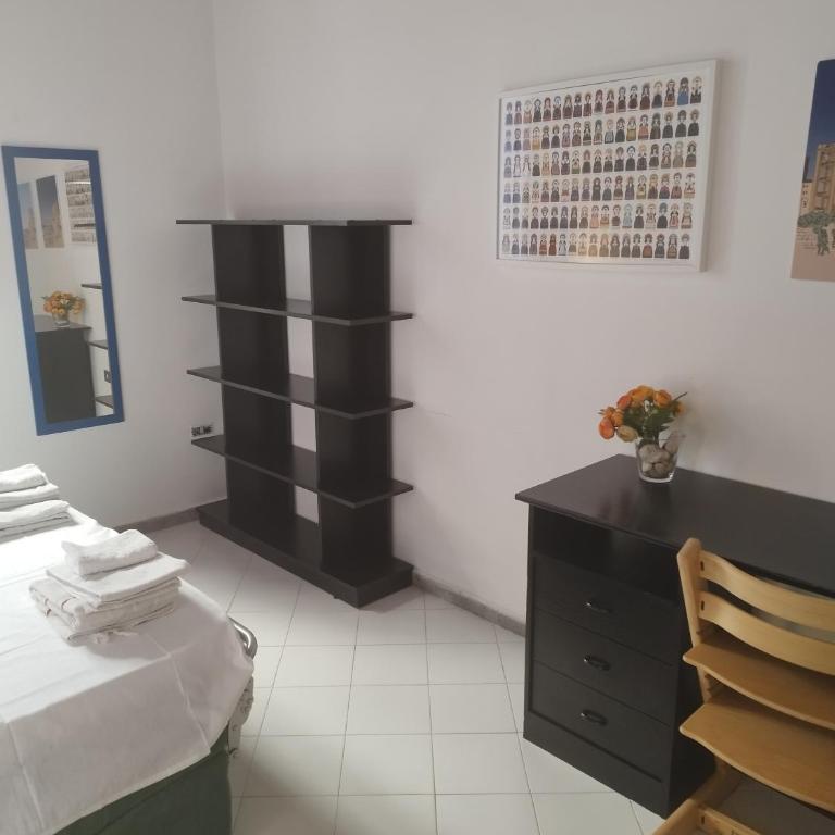 Casa Sanna Cagliari - Appartamento con 2 Camere da Letto e Balcone - 12