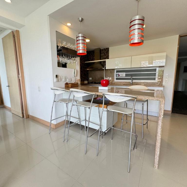 Hermoso apartamento - Family Two-Bedroom Apartment with View - 26