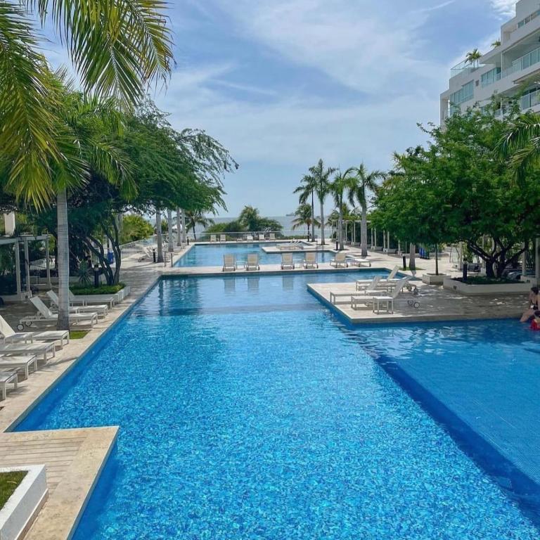 Hermoso apartamento - Family Two-Bedroom Apartment with View - 1
