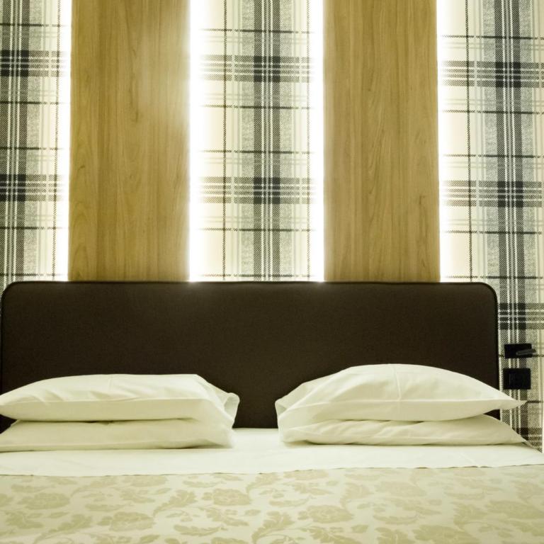 Hotel Ombra - Two-Bedroom Deluxe Apartment - 1