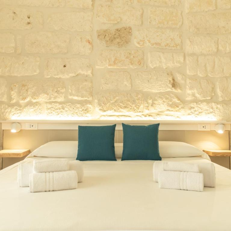 Le Grotte - Camera Tripla Luxury - 13