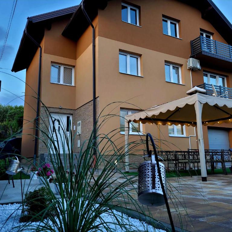 Summer house LejHana - Four-Bedroom House - 10