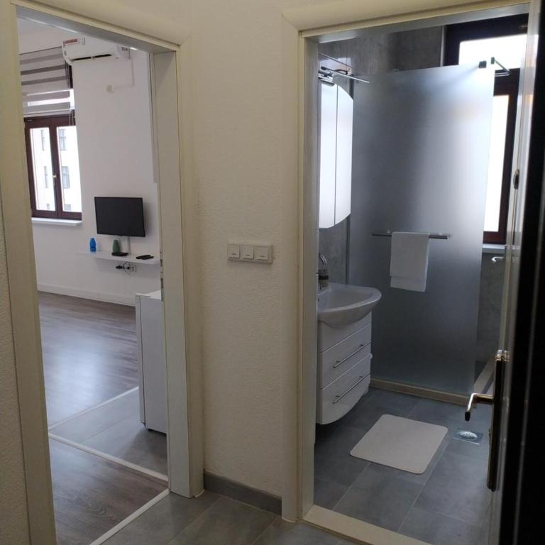 Apartment Narona - One-Bedroom Apartment - 10