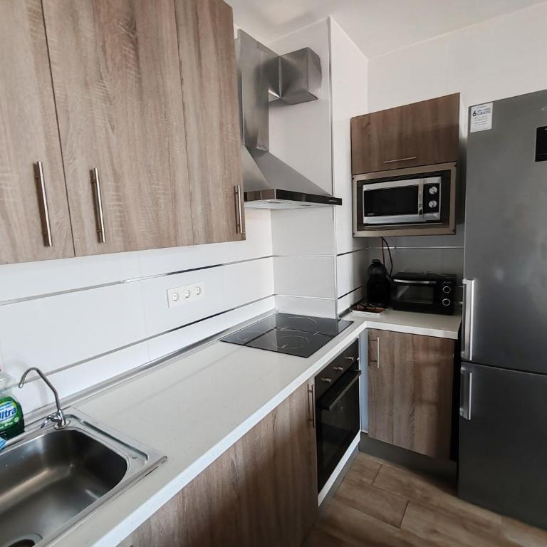 Villa Bravo Beach - Parking gratis & Piscina - Two-Bedroom Apartment - 11