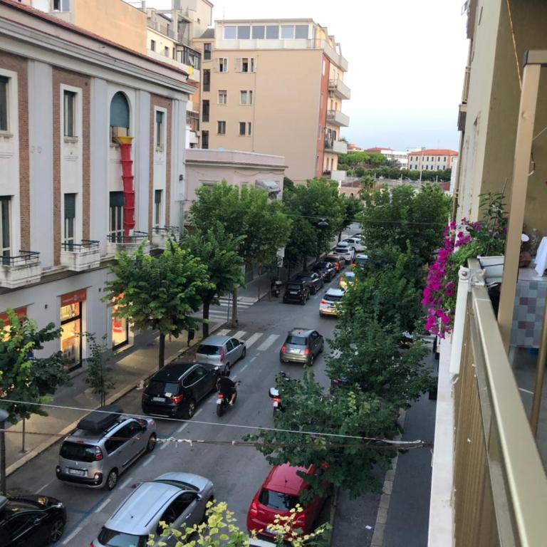 Appartamento Centrale a 2 passi da Stazione, Mare e Centro Città - Appartamento con 2 Camere da Letto e Balcone - 7