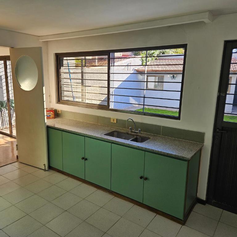 Gran casa en la mejor ubicación - Casa de 3 dormitorios - 2