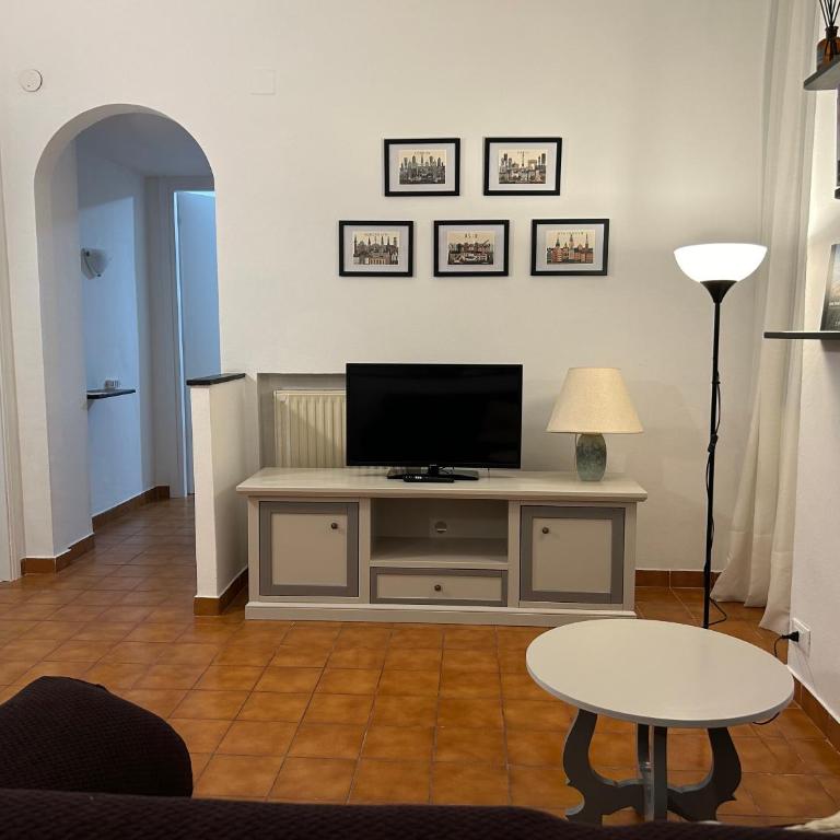 La Casa di Ale - Appartamento con 2 Camere da Letto - 9