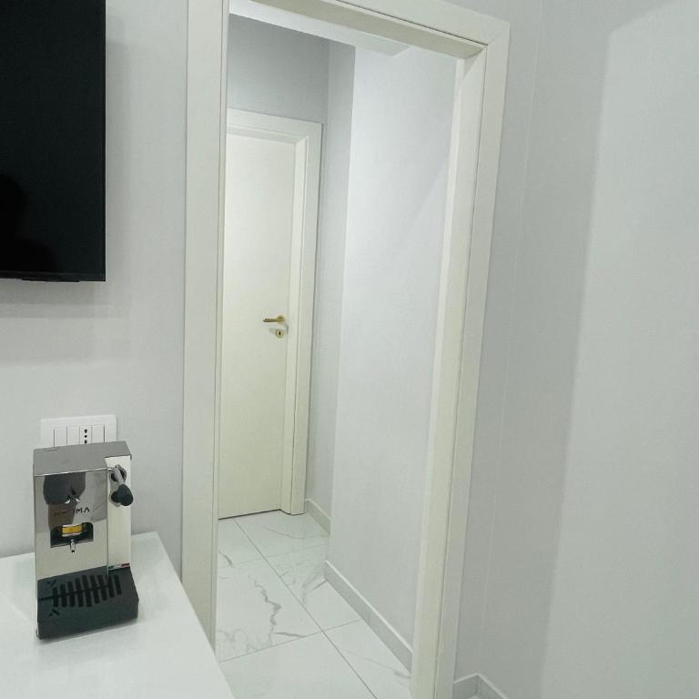 Merlino Rooms Napoli - Camera Matrimoniale con Bagno Privato - 4