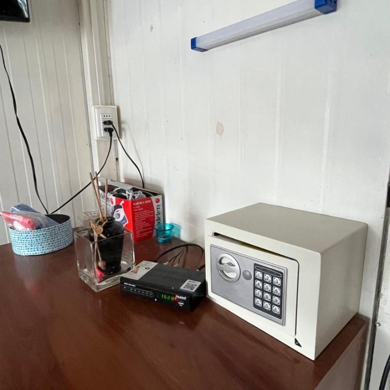 Cabaña con estacionamiento privado - Three-Bedroom Apartment - 17