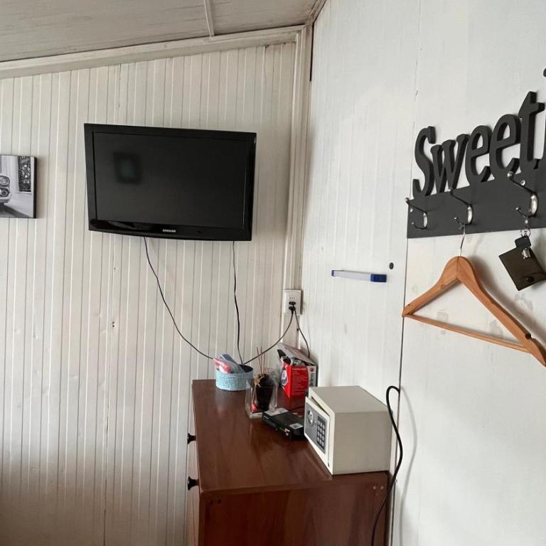 Cabaña con estacionamiento privado - Three-Bedroom Apartment - 16