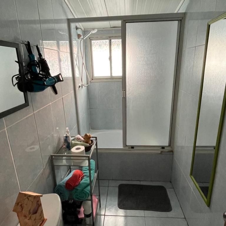 Cabaña con estacionamiento privado - Three-Bedroom Apartment - 23