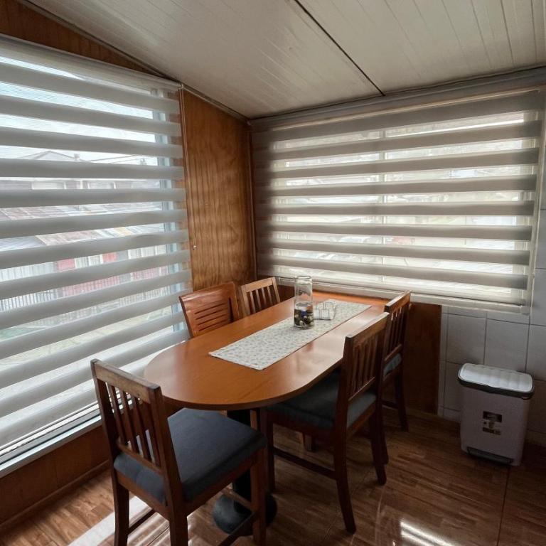 Cabaña con estacionamiento privado - Three-Bedroom Apartment - 10