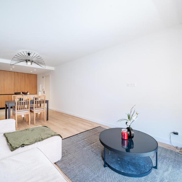 Near old town and apartment fully renovated - Appartement 2 Chambres - 9