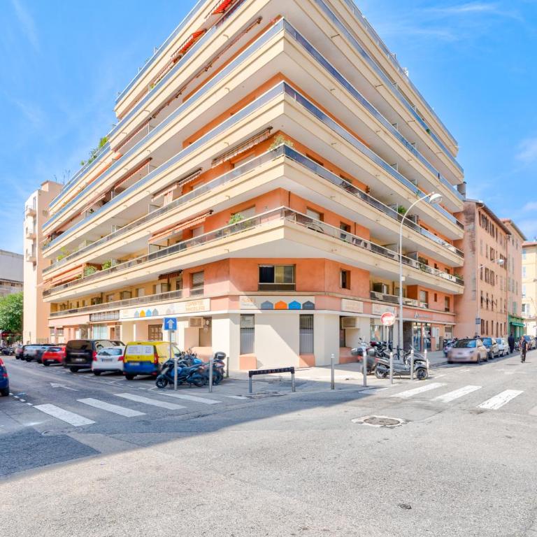 Near old town and apartment fully renovated - Appartement 2 Chambres - 24