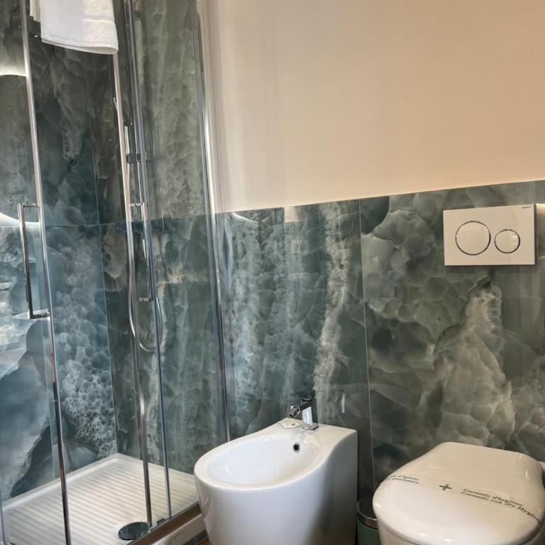 Raffaelli Suite - Camera Quadrupla Comfort - 9