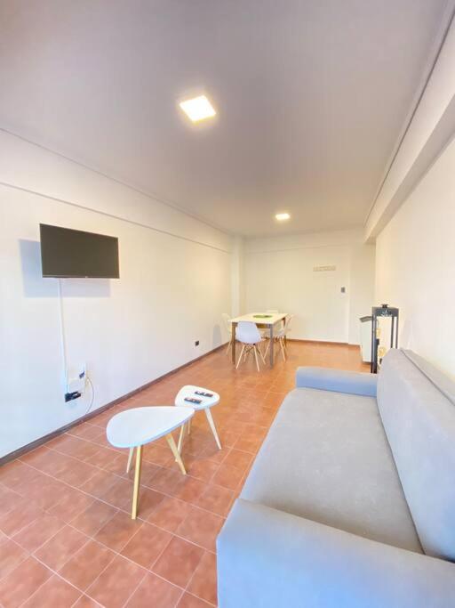 Depto ctro comercial Güemes 4 p - Apartamento de 1 dormitorio - 23