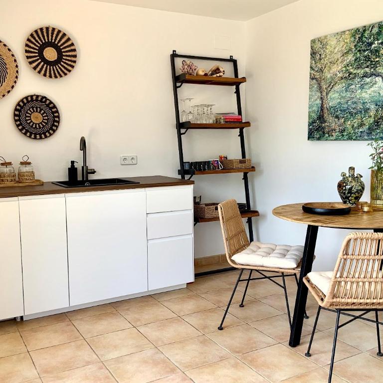 Villa Marlena, Calonge, Costa Brava,1 luxe private studio-appartement with private pool in quiet area, adults only, Catalonia, Spain - Habitación Deluxe - 1 cama grande - 13