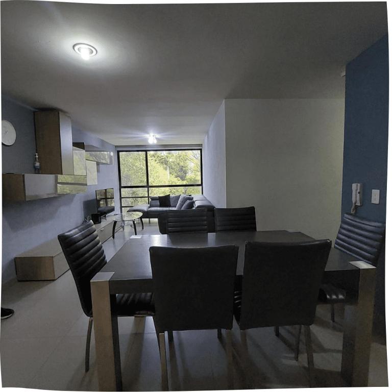Lindo departamento con estacionamiento gratis - Three-Bedroom Apartment - 4