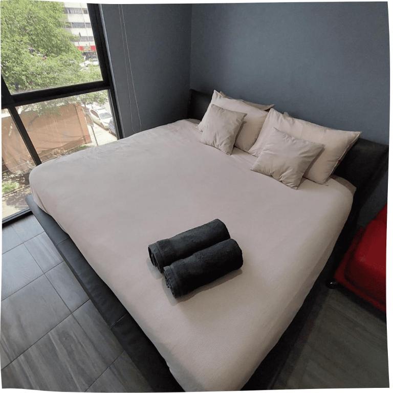 Lindo departamento con estacionamiento gratis - Three-Bedroom Apartment - 15