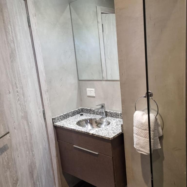 Lobizon Semipiso alto y nuevo 2 baños 2 dormitorios 95m2 Excelente ubicacion - Apartamento de 2 dormitorios - 12